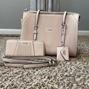 Guess satchel/crossbody